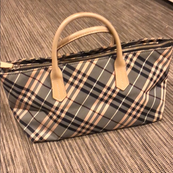 Burberry handbag - Picture 1 of 8